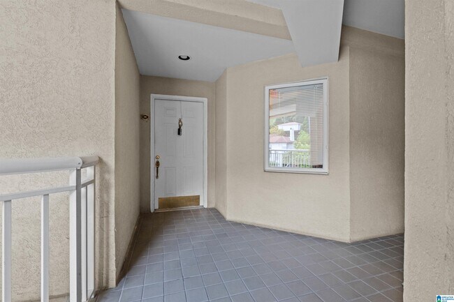 Building Photo - 2600 Arlington Ave S