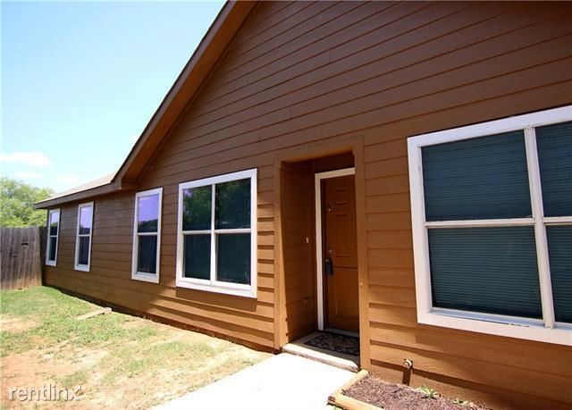 Building Photo - 2 br, 1 bath House - 1413 Pine Lane