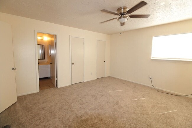 Building Photo - 3206 Briar Ct