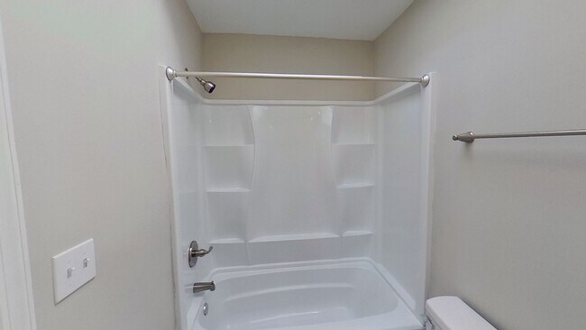 Building Photo - 3607 Fernhill Ave