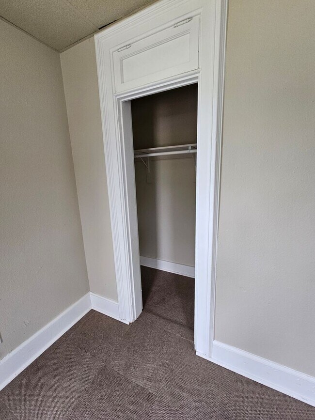 Building Photo - 114 N 7th St