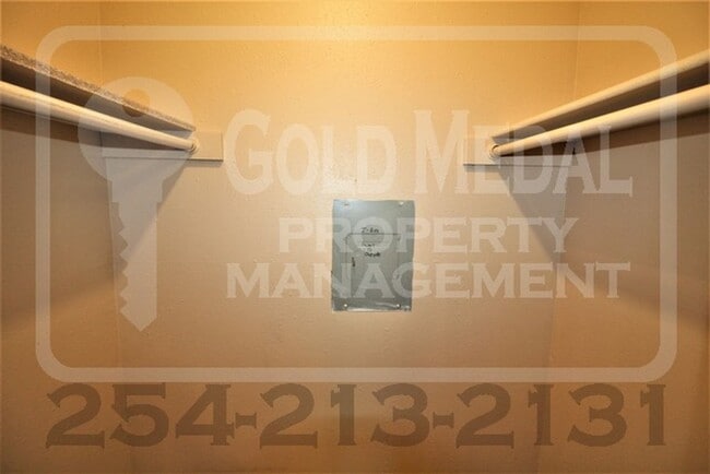 Building Photo - 804 Michelle Dr