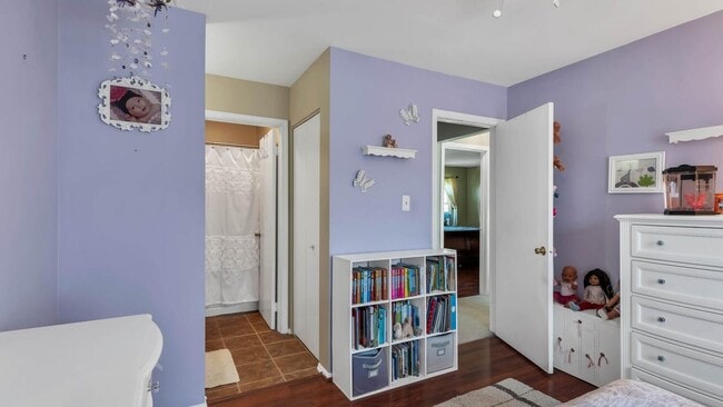 Building Photo - 216 Coldspring Ct