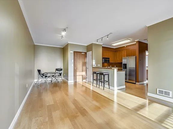 Building Photo - "Chic Urban Retreat: Cozy 1-Bed, 1-Bath Apartment in Prime San Francisco Location!"