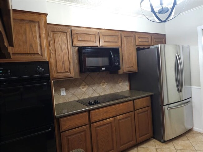 Building Photo - 3008 Tipps Dr