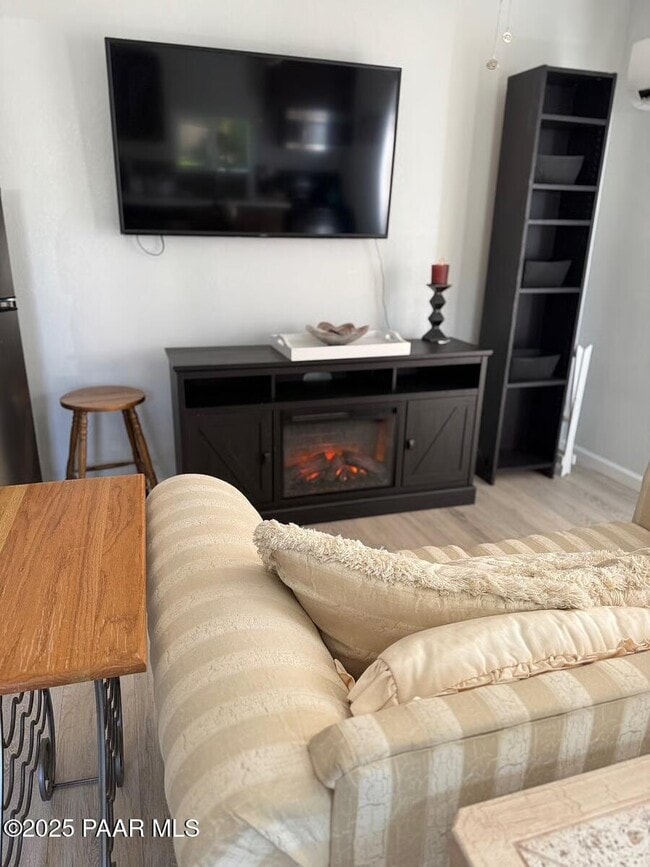 Building Photo - 1 Bar Heart Dr