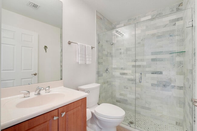Building Photo - 2568 Gardens Pkwy