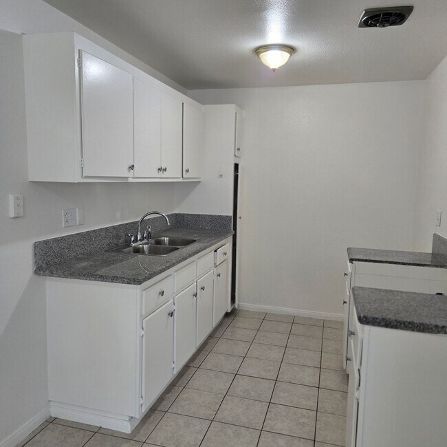 Building Photo - 4497 Bonnie Brae St