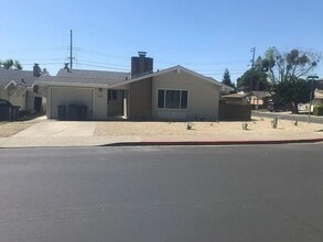 Building Photo - $2,490 – Charming 2-Bedroom, 1-Bath Duplex...