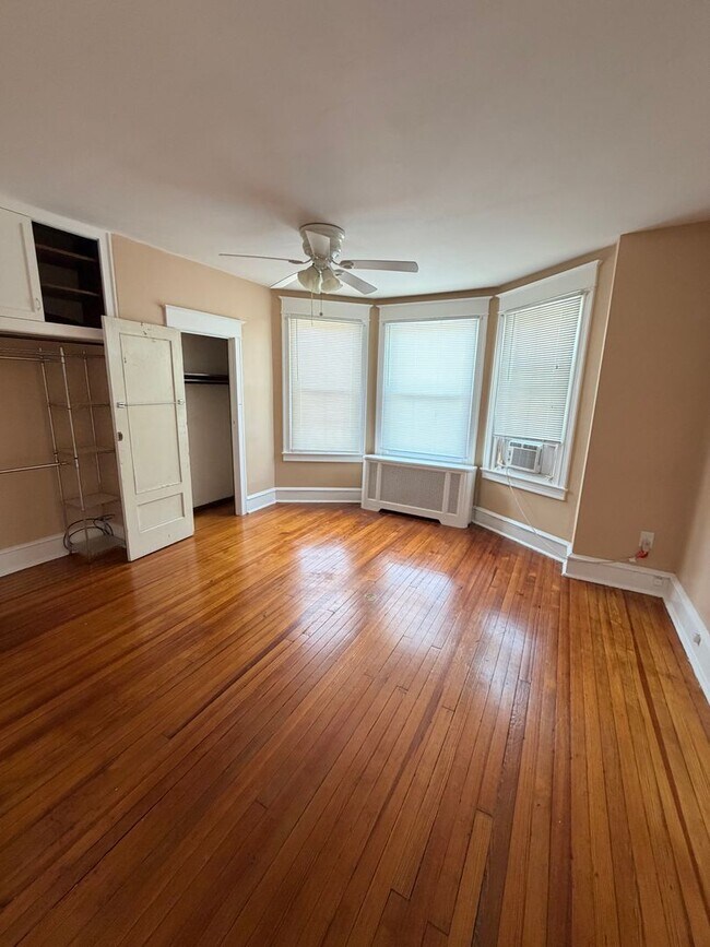 Building Photo - Spacious 3 Bedroom Home – Backyard + Porch Included!