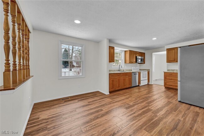 Building Photo - 5601 Sunset Dr