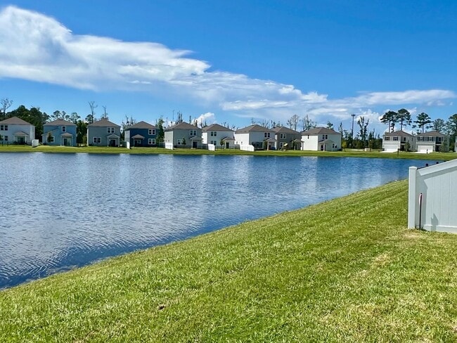 Building Photo - Large 4 Bed, 3 Bath Home with Loft – Built in 2024!