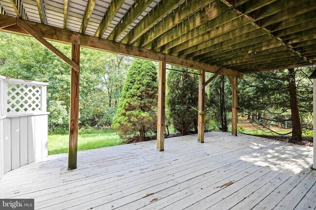 Building Photo - 100 Deer Run Rd