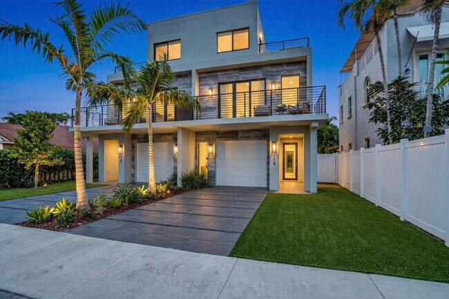Building Photo - 1111 E Las Olas Blvd
