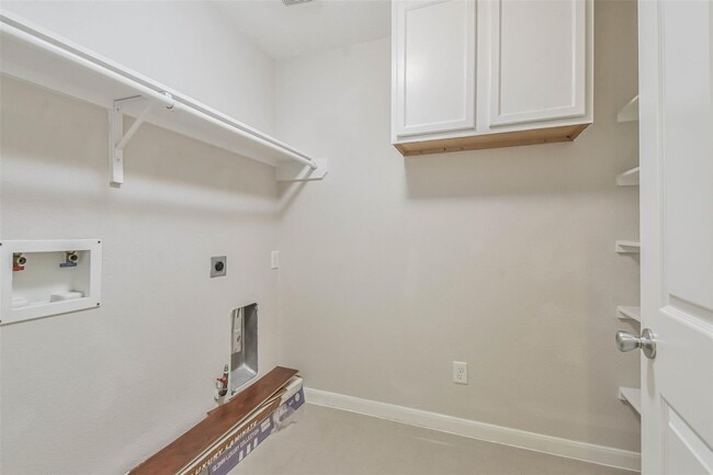 Building Photo - 7718 Shavano Ln