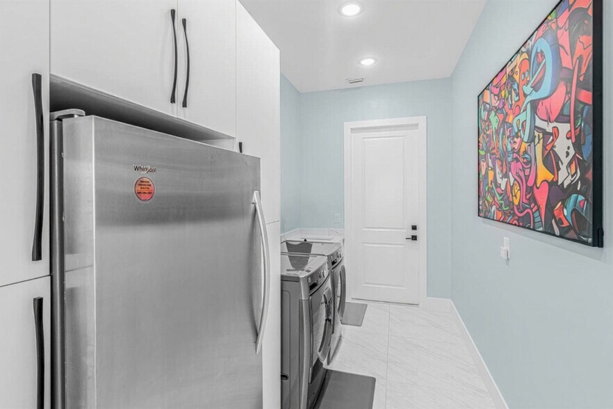 Building Photo - 3611 Gulfstream Pkwy