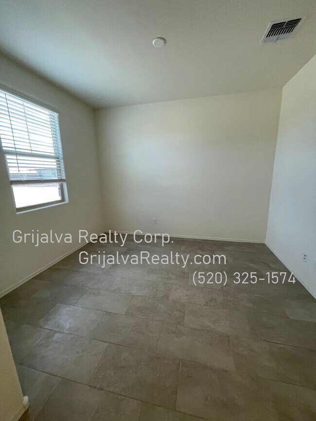 Building Photo - 4 Bed, 3 Bath House + Den + Loft in Gladden Farms * MOVE-IN SPECIAL* (Moore Rd/Tangerine Farms)