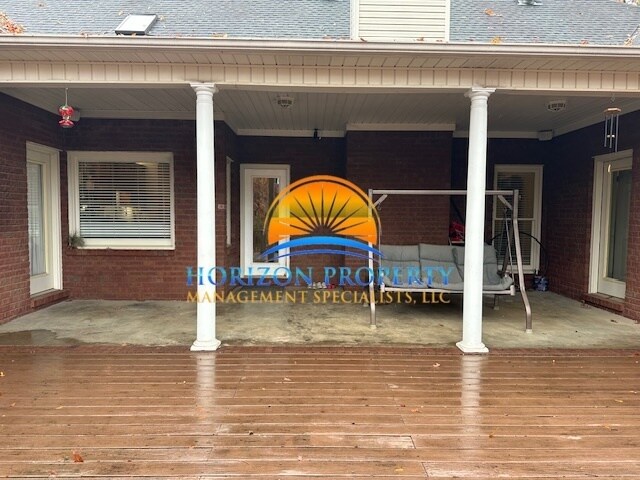 Building Photo - 127 Phantom Dr