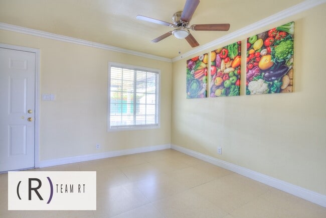 Building Photo - Contemporary Newly Renovated 3 Bedroom 2 Bathroom Residence