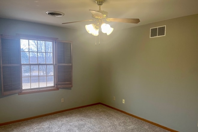 Master bedroom. - 1382 Santa Fe Dr
