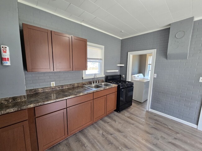 Building Photo - 1148 Columbia St