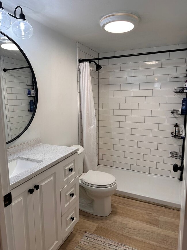 Building Photo - 4803 SE Haig St