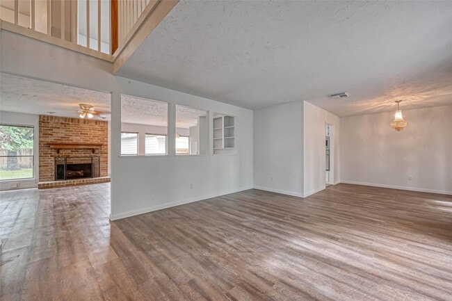 Building Photo - Pecan Ridge Drive, Sugar Land, TX 77479 - 4 BR 2 BA single-family home