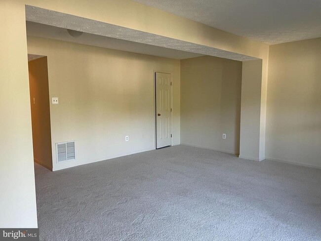 Building Photo - 874 Flagler Dr