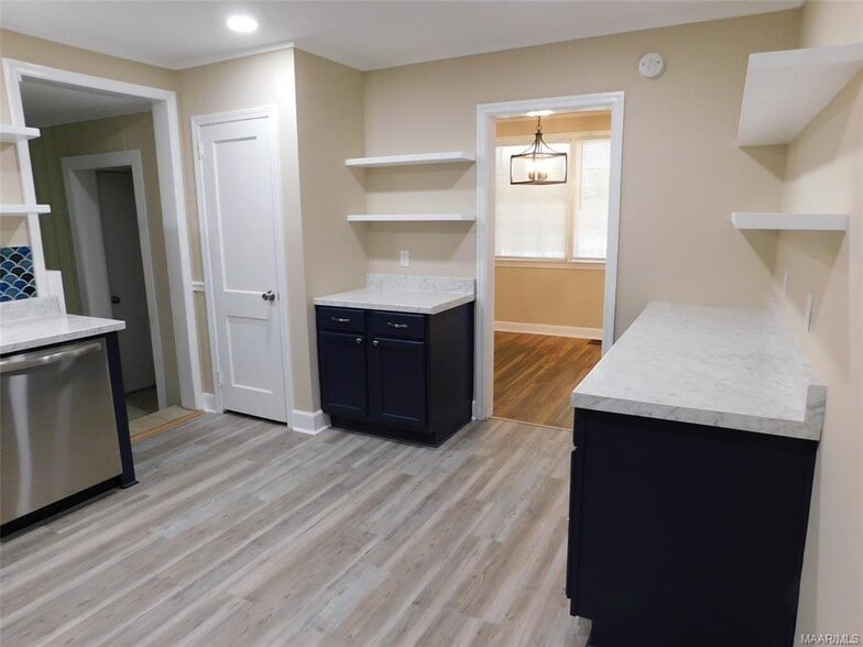 Building Photo - 3547 N Wareingwood Dr