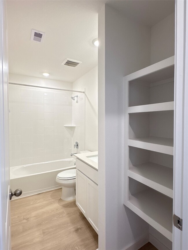 Building Photo - 31114 Royal Acres Ct