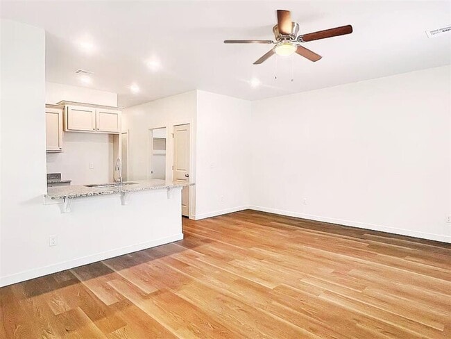 Building Photo - 2114 Charles Whitlow Ave