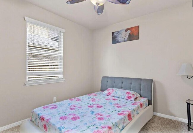 Building Photo - 2781 Santa Ana Ln