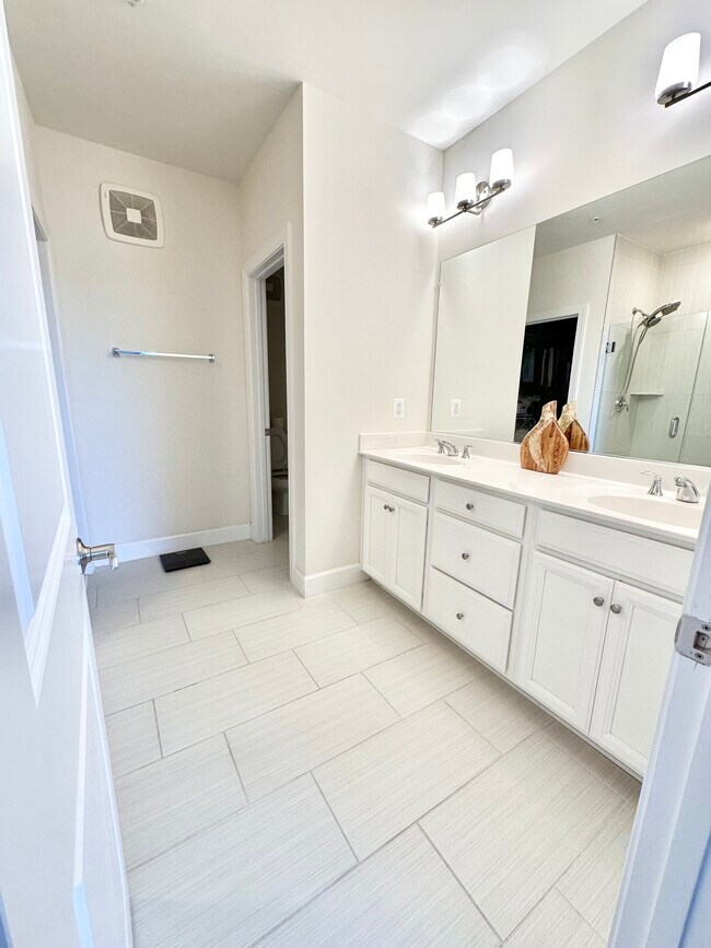 Building Photo - 10338 Ratcliffe Trl