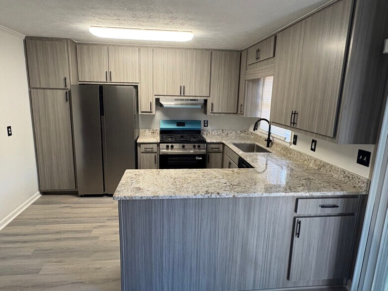 Building Photo - 6625 Paula Ct