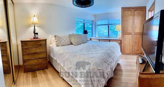 Building Photo - Adorable Condo - Perfect for Watching Suns...