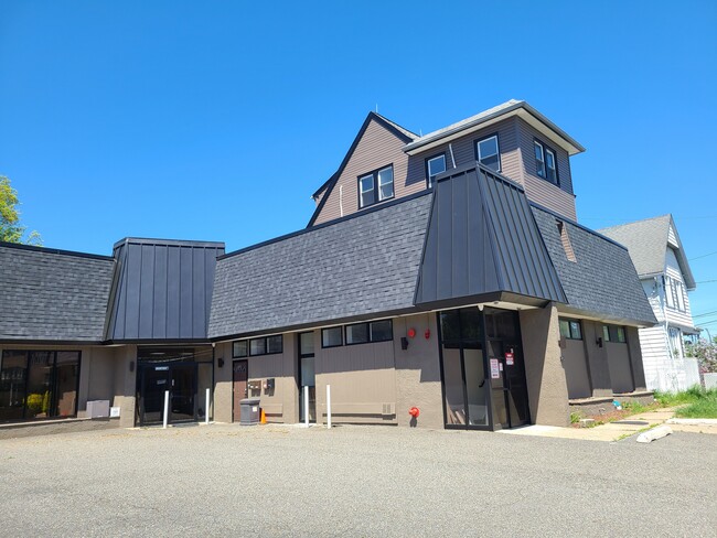 Building Photo - 35 Pangborn Pl