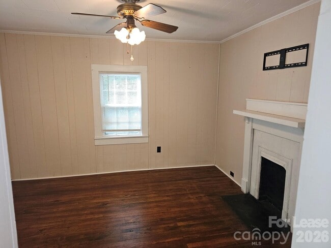 Building Photo - 508 S Laurel St