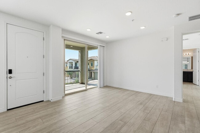 Building Photo - 5100 E Rancho Paloma Dr