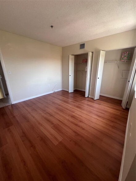 Building Photo - 167 Riviera Cir