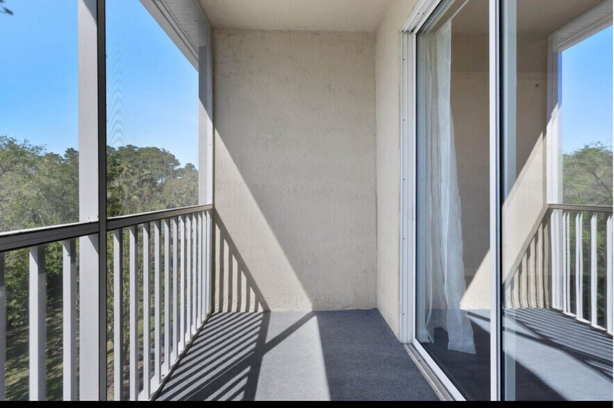 Building Photo - 405 S Villa San Marco Dr