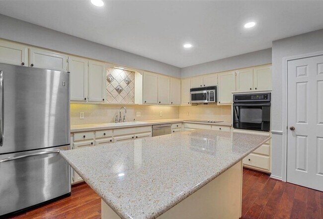 Building Photo - 4824 Darla Dr