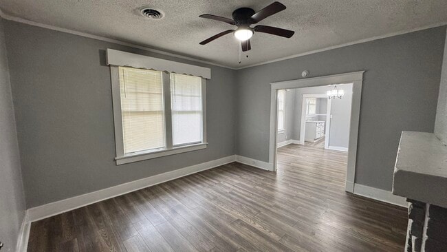Building Photo - 3209 Choctaw Ave