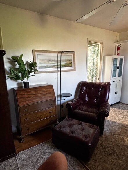 Building Photo - 487 Lado De Loma Dr