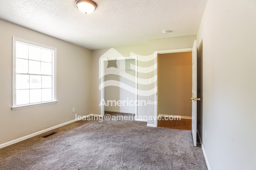 Building Photo - 1243 Pineview Rd