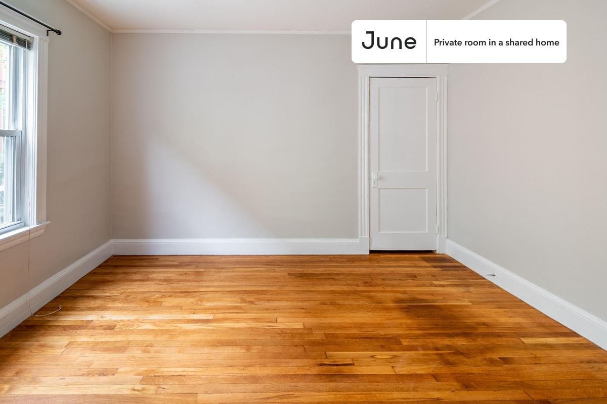 Building Photo - Room in Shared 4 bed/1 bath home in Mission Hill