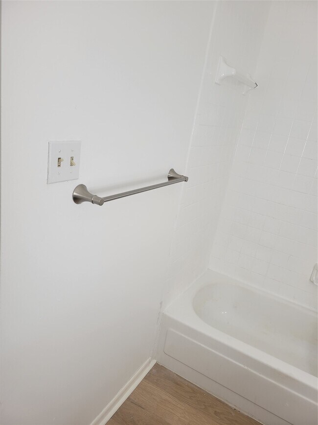 Building Photo - 8425 Hearth Dr