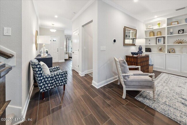 Building Photo - 552 Meadow Creek Dr