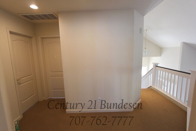 Building Photo - Open house 01/27 from 4:30-5pm Stunning 3 ...