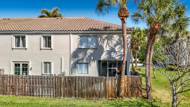 Building Photo - 4702 NW 59th Manor