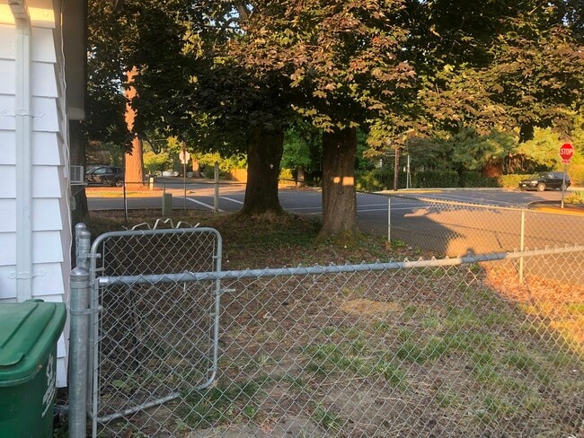 Building Photo - 2731 E St